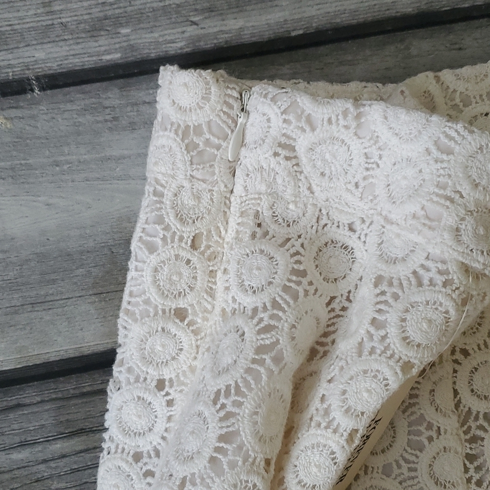 NWT Forever 21 Lined Cream Crochet Shorts Sz Large - Picture 5 of 6